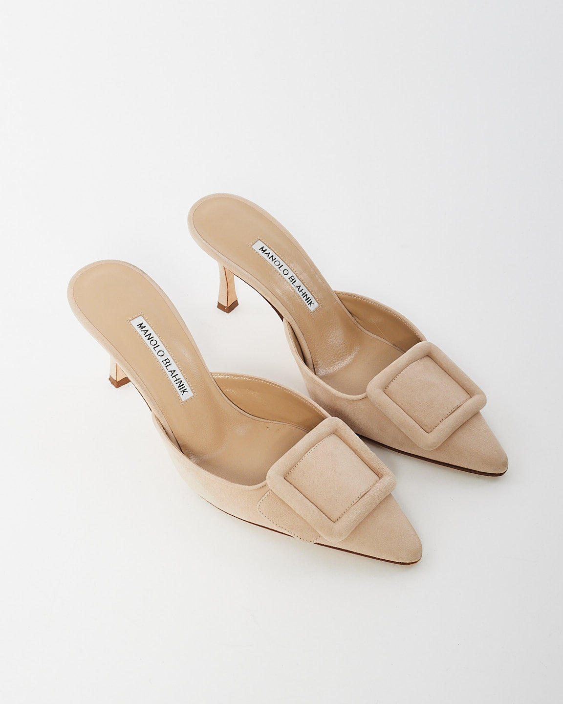 Manolo blahnik beige on sale pumps