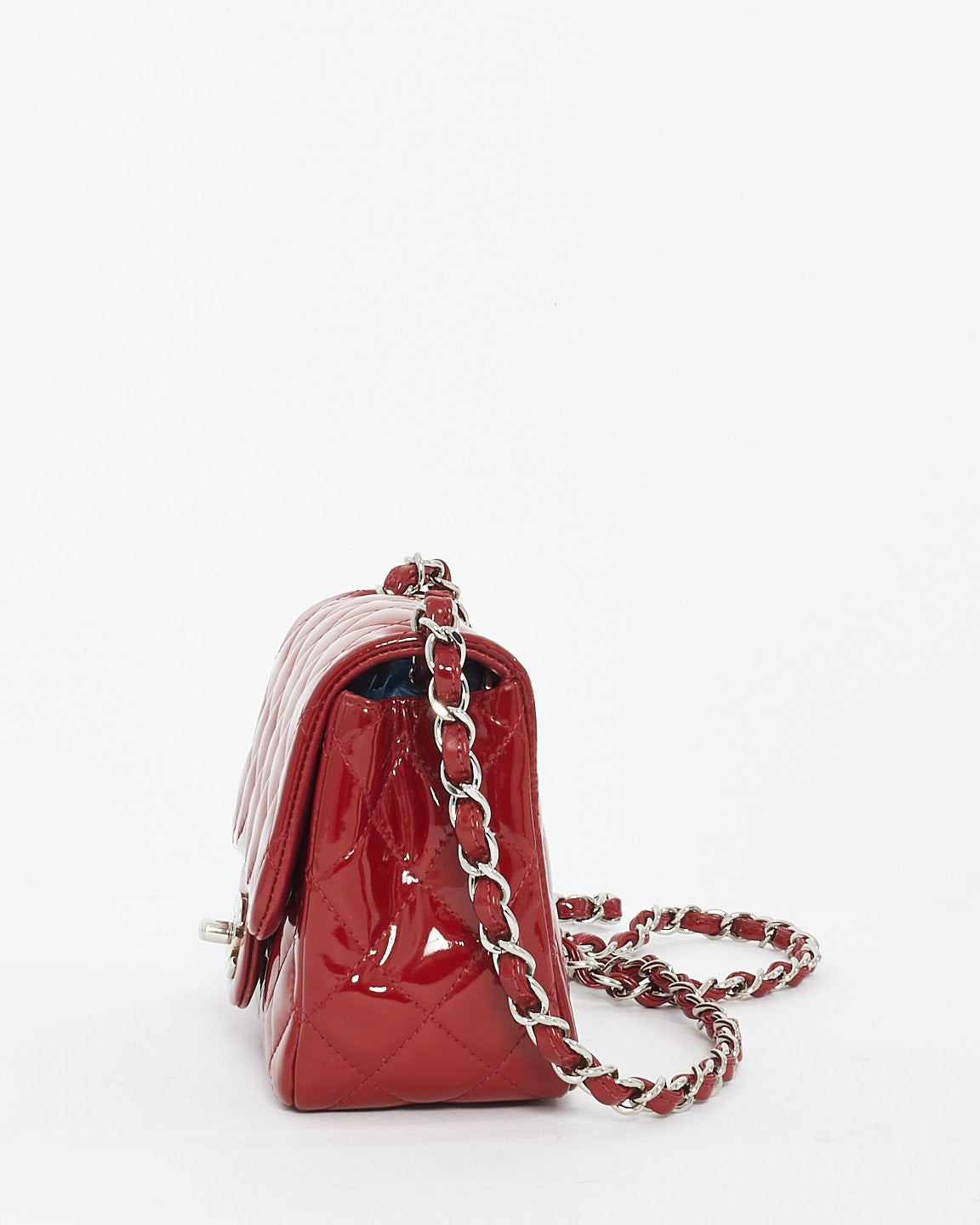 Mini sac à rabat carré en cuir matelassé verni rouge Chanel