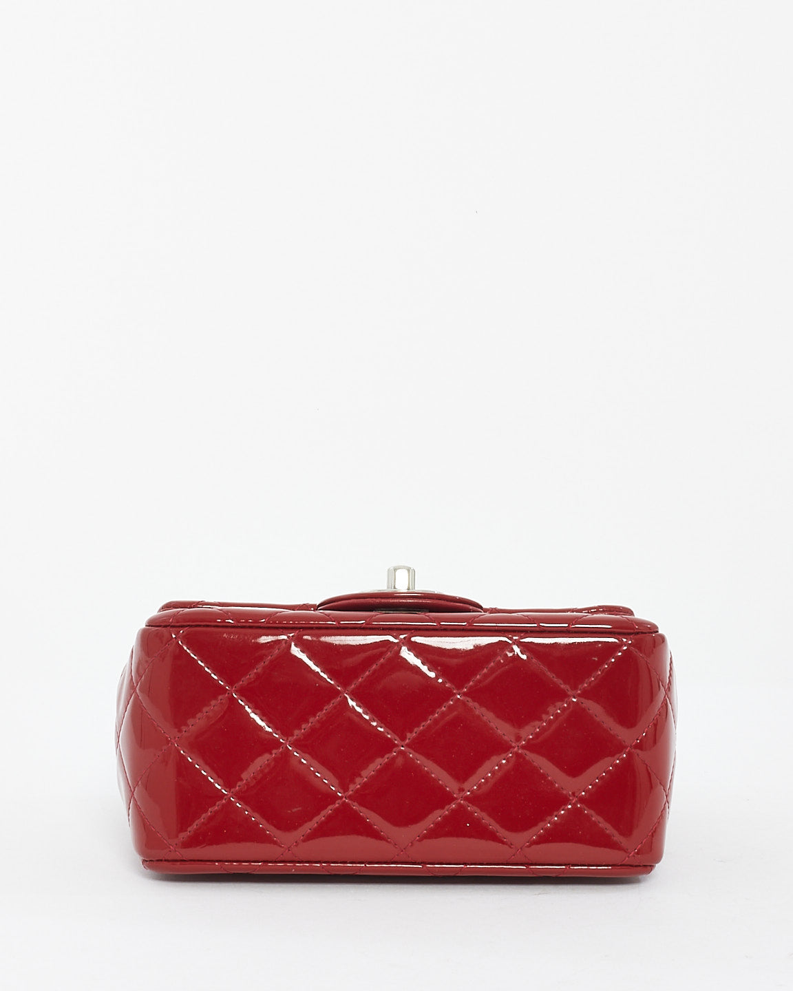 Mini sac à rabat carré en cuir matelassé verni rouge Chanel