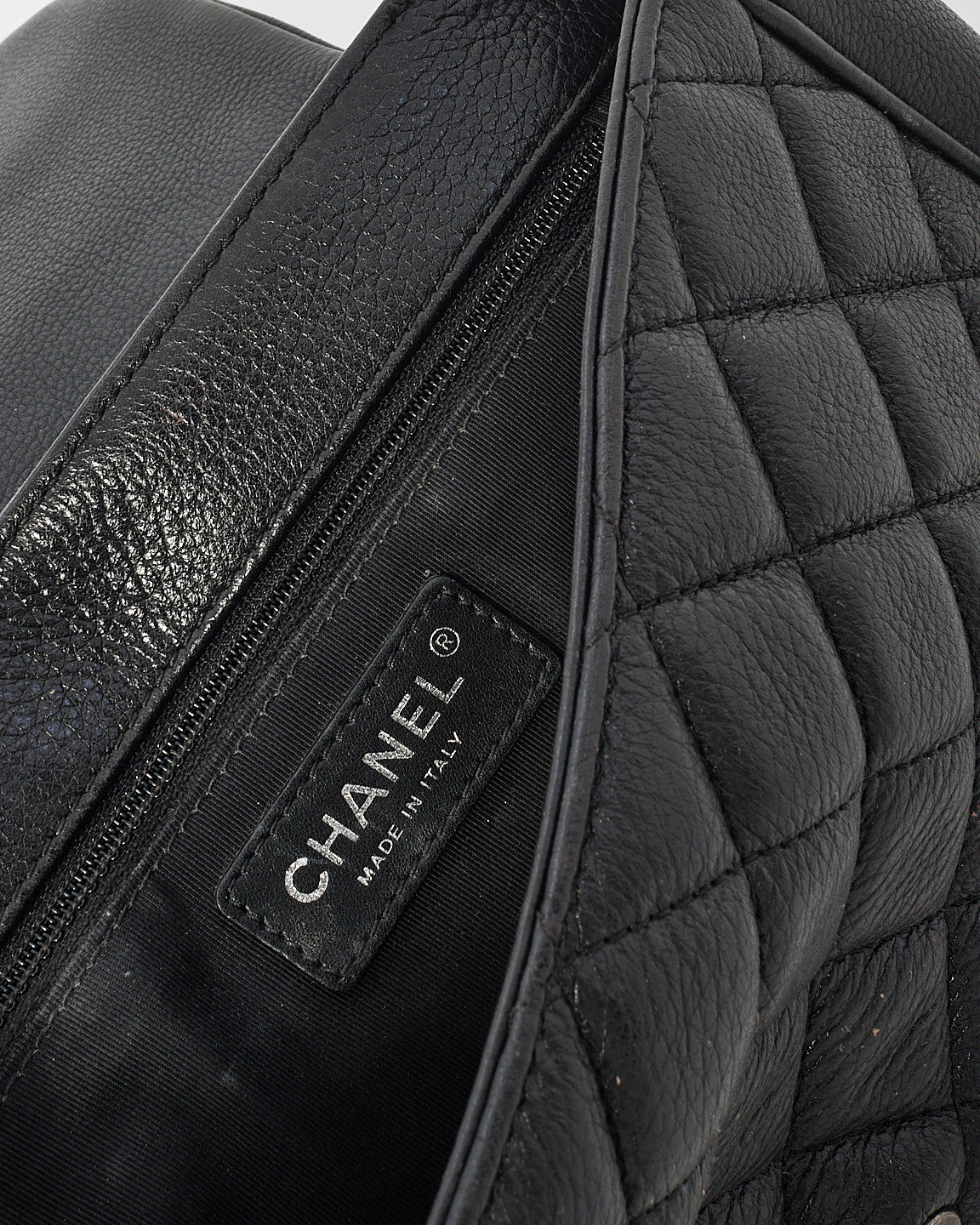 Chanel Black Grained Leather Two Tone CC Logo Casual Pocket Messenger Flap Bag