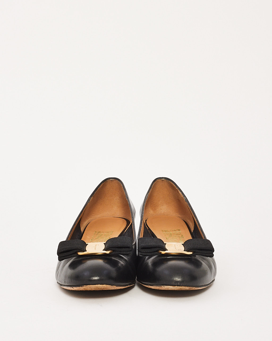 Ferragamo: Black Vara Bow Heels