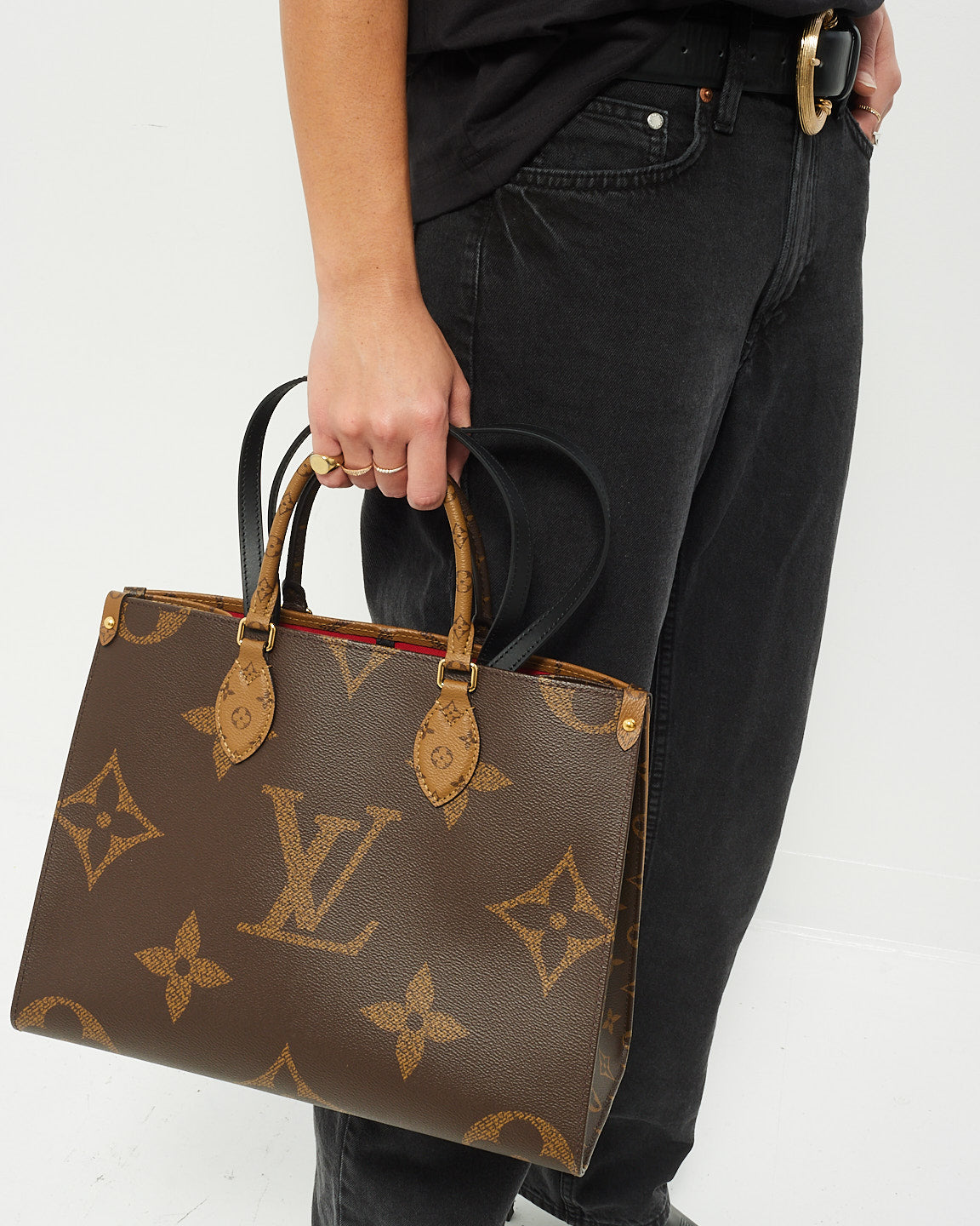 Louis Vuitton Monogram Canvas OnTheGo MM Bag