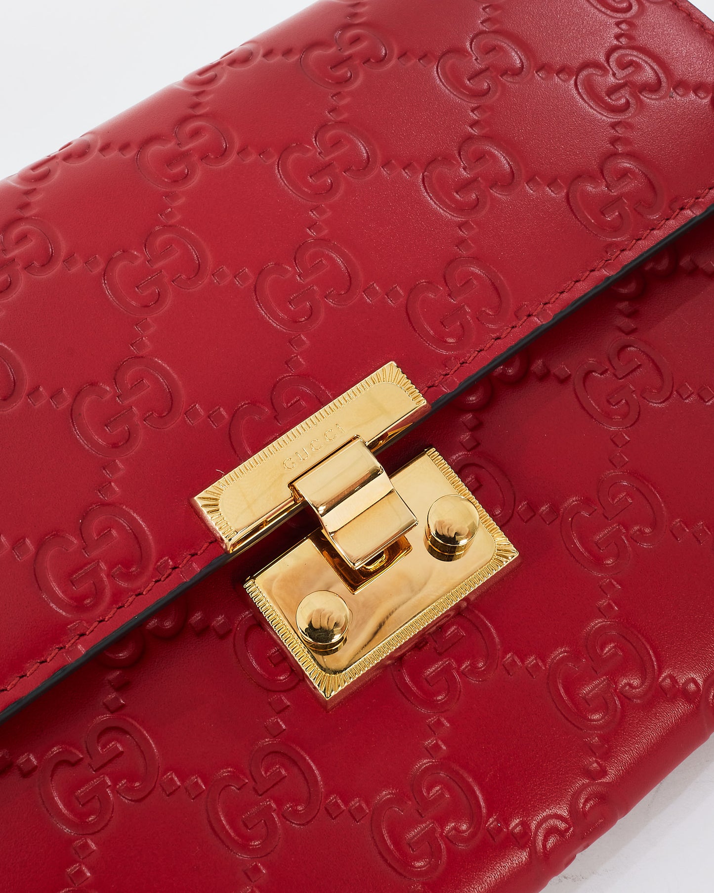 Pochette cadenas en cuir rouge Monogram Signature G Gucci