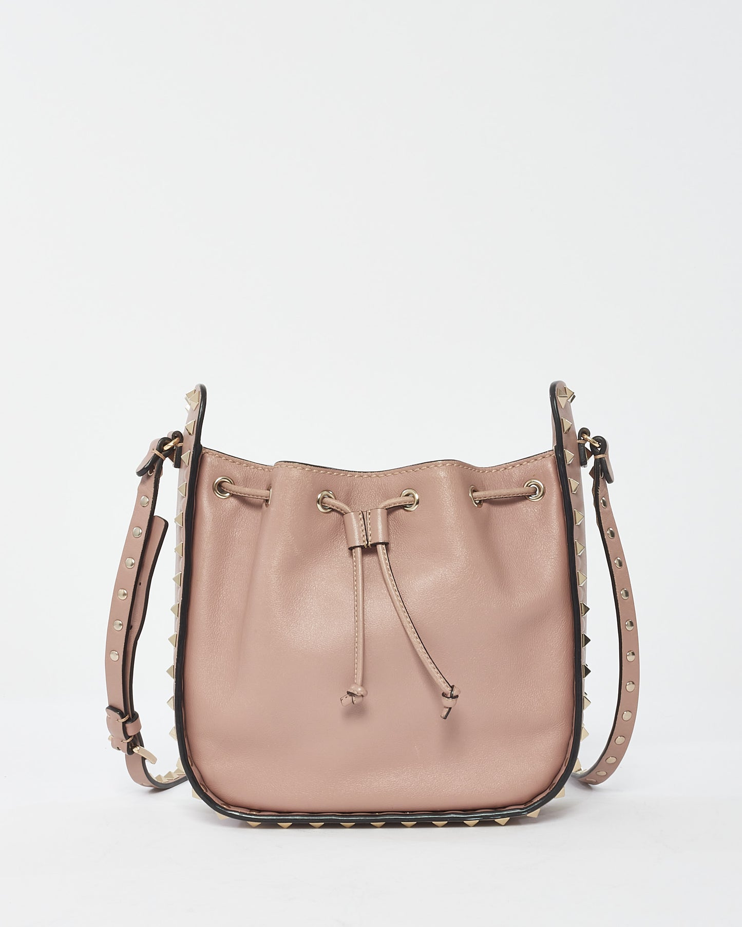 Petit sac seau à cordon Rockstud en cuir rose poudré Valentino