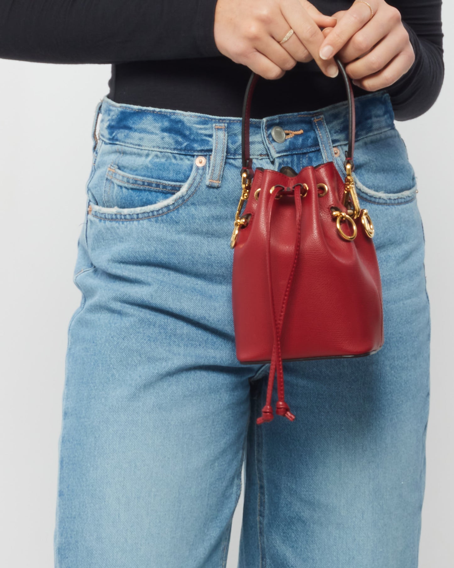 Fendi Mini sac seau "Mon Trésor" en cuir rouge