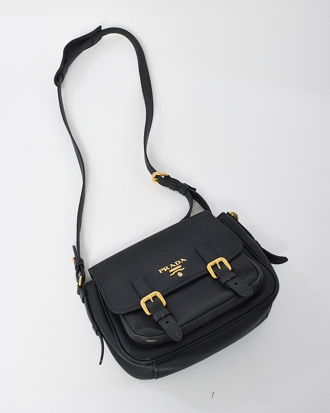 Sac messager Prada Vitello Daino en cuir grainé noir