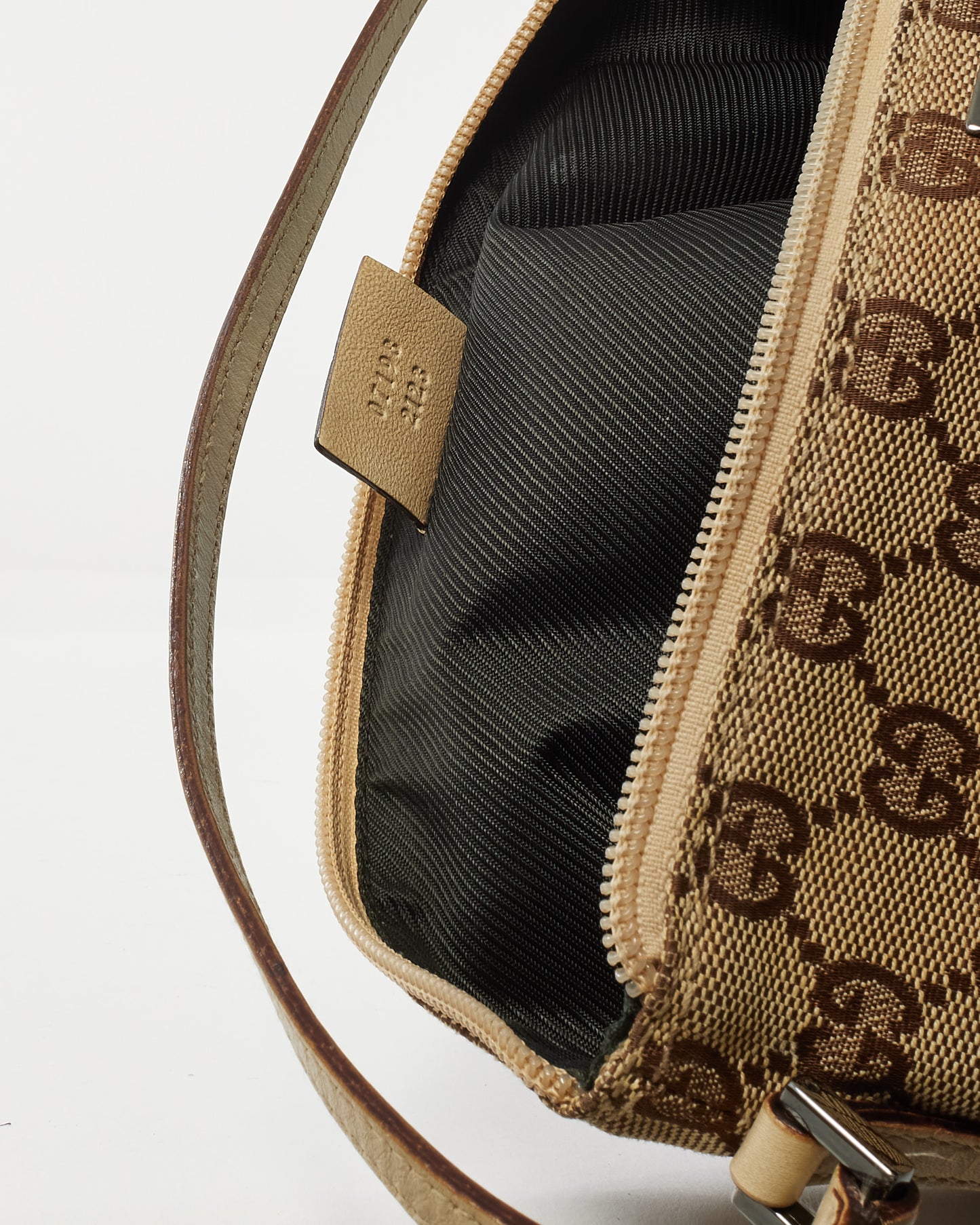 Gucci GG Supreme Canvas Boat Pochette Shoulder Bag