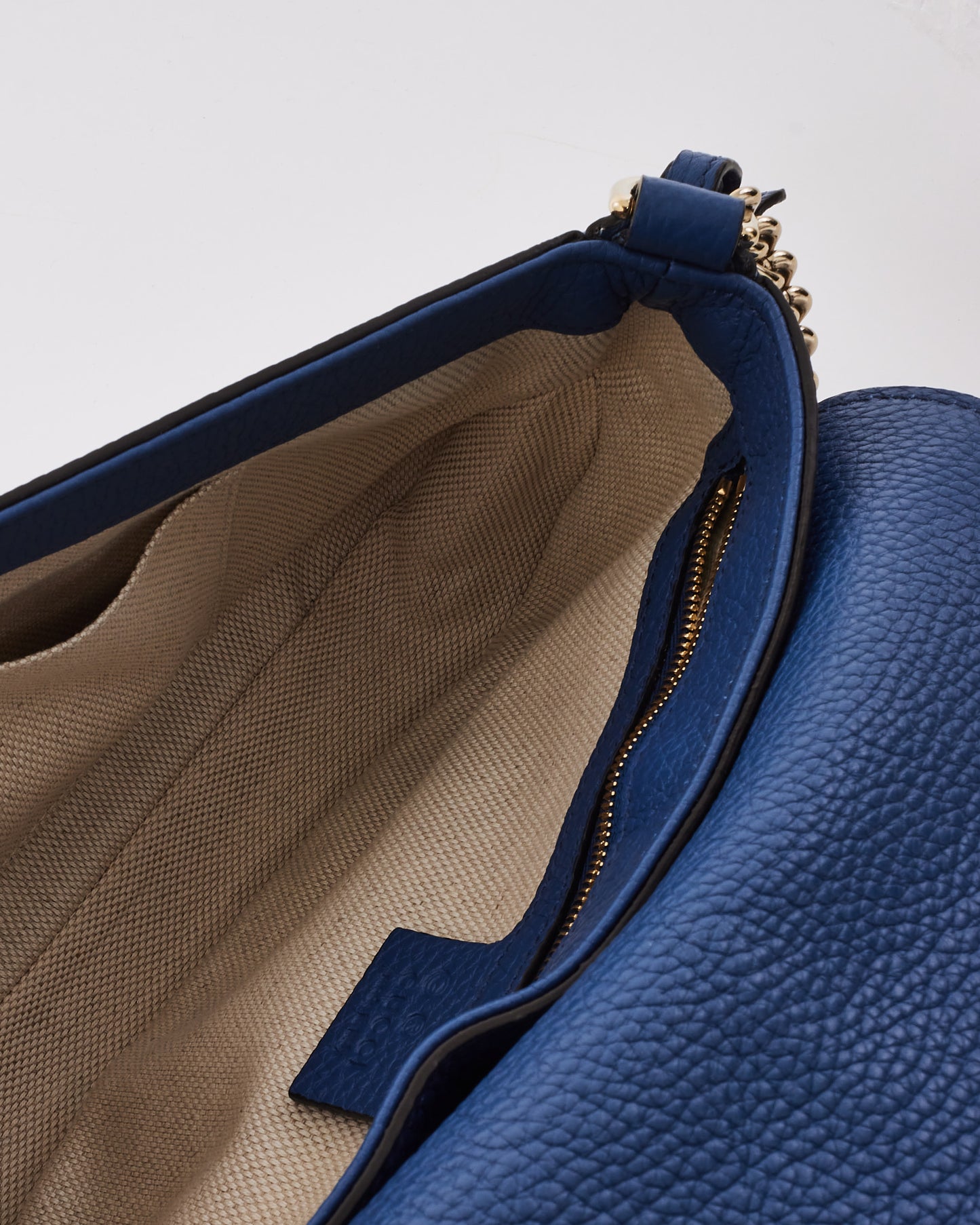 Sac à bandoulière Soho en cuir grainé bleu Gucci