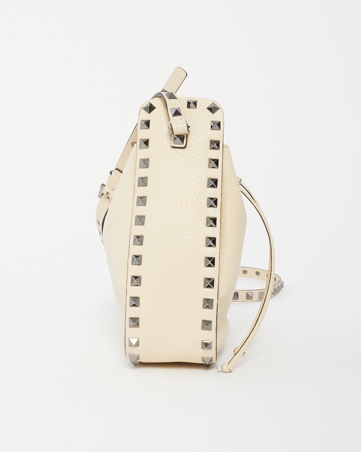 Petit sac seau à cordon Rockstud en cuir crème Valentino