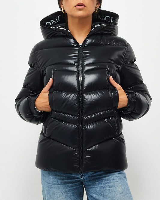 Moncler Black Gloss & White Logo Slim Puffer Down Jacket - 00