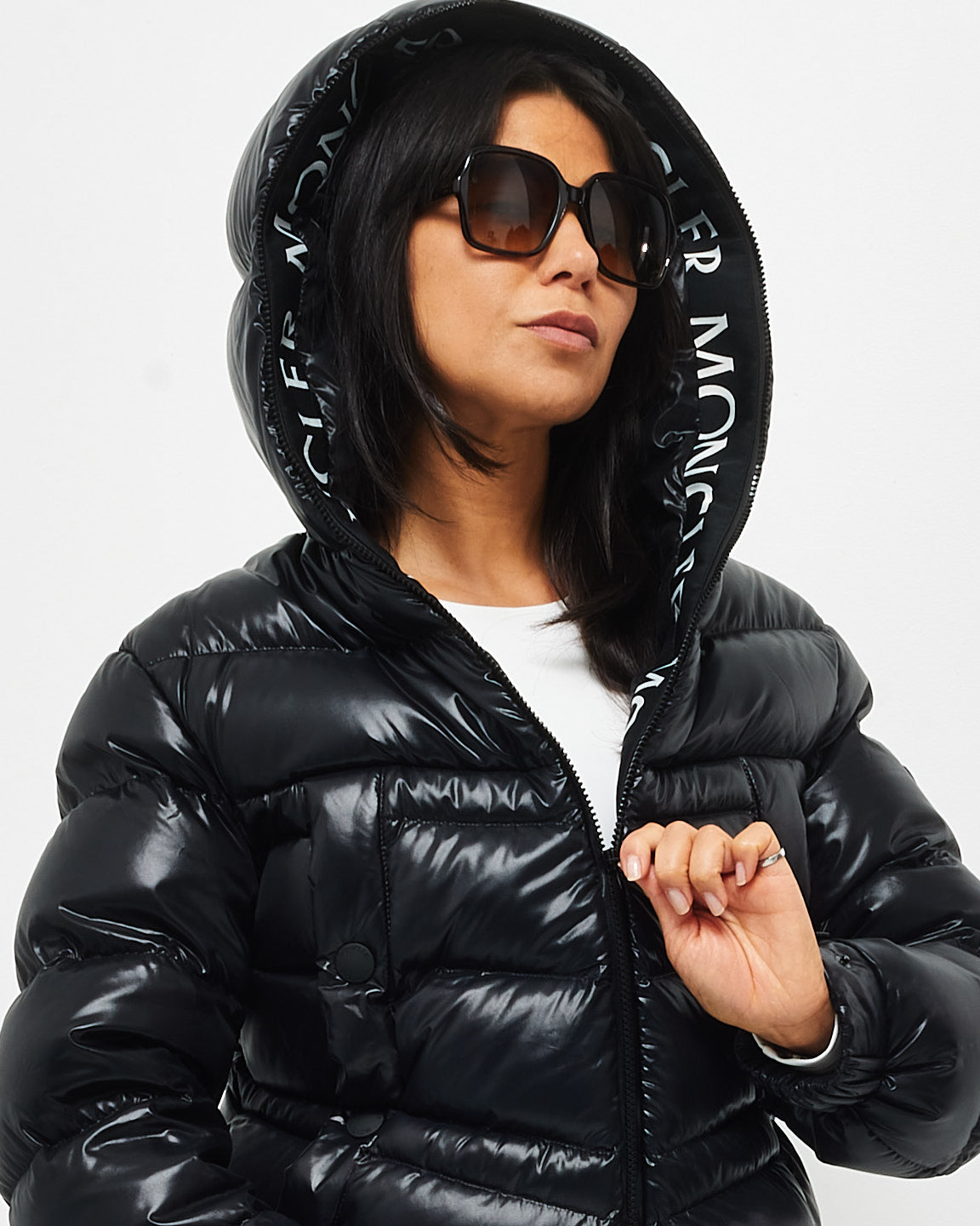 Moncler Black Gloss & White Logo Slim Puffer Down Jacket - 00