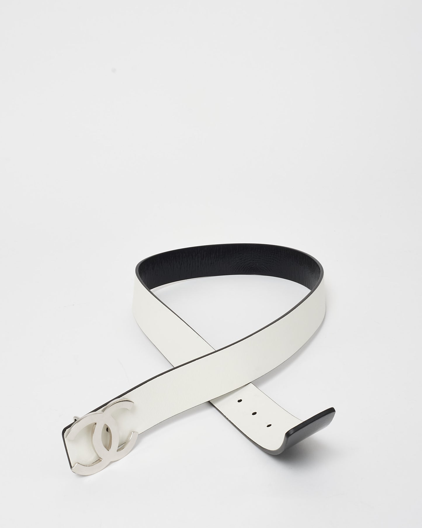 Chanel Black & White Patent Leather CC Logo Reversible Belt - 90