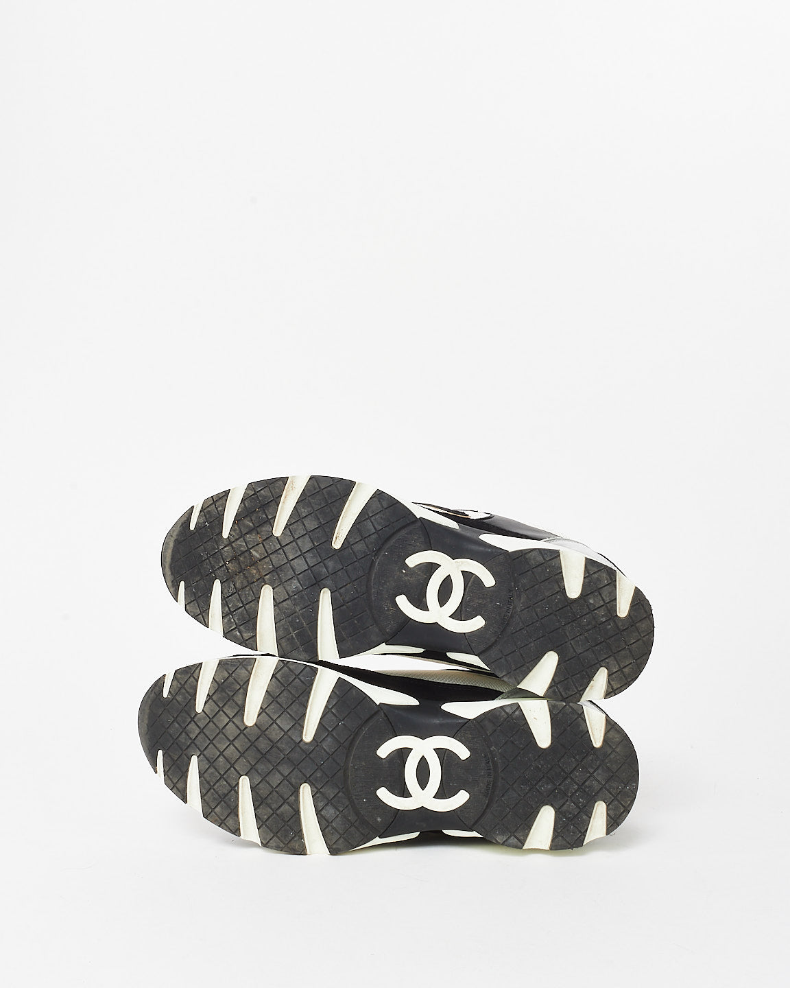 Chanel Black/White/Silver Fabric, Leather & Suede CC Logo Sneakers - 41