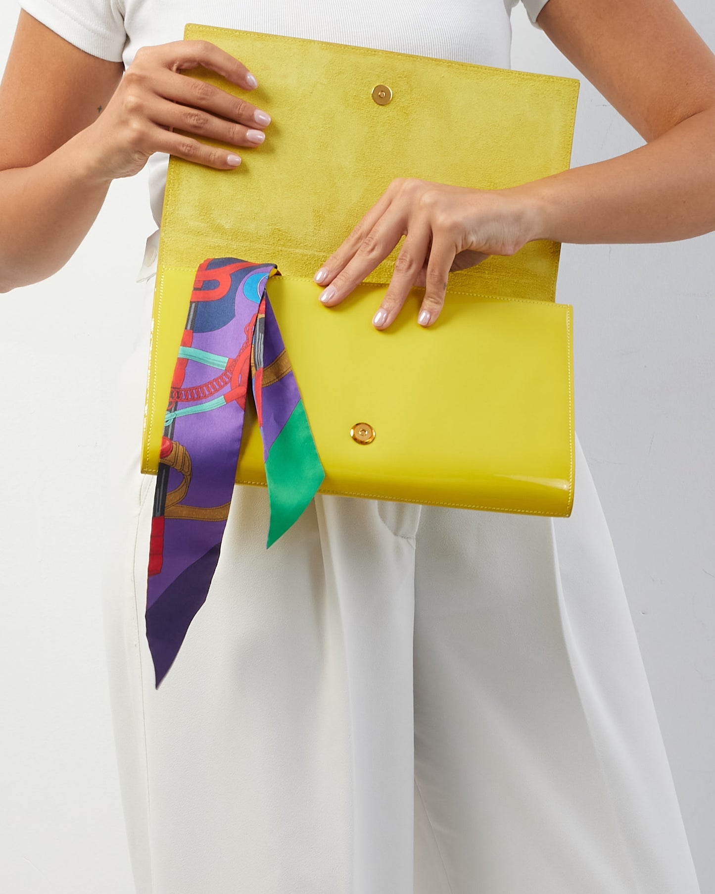 Hermès Violet Jaune Vert Silk Eperon D'Or Silk Twilly