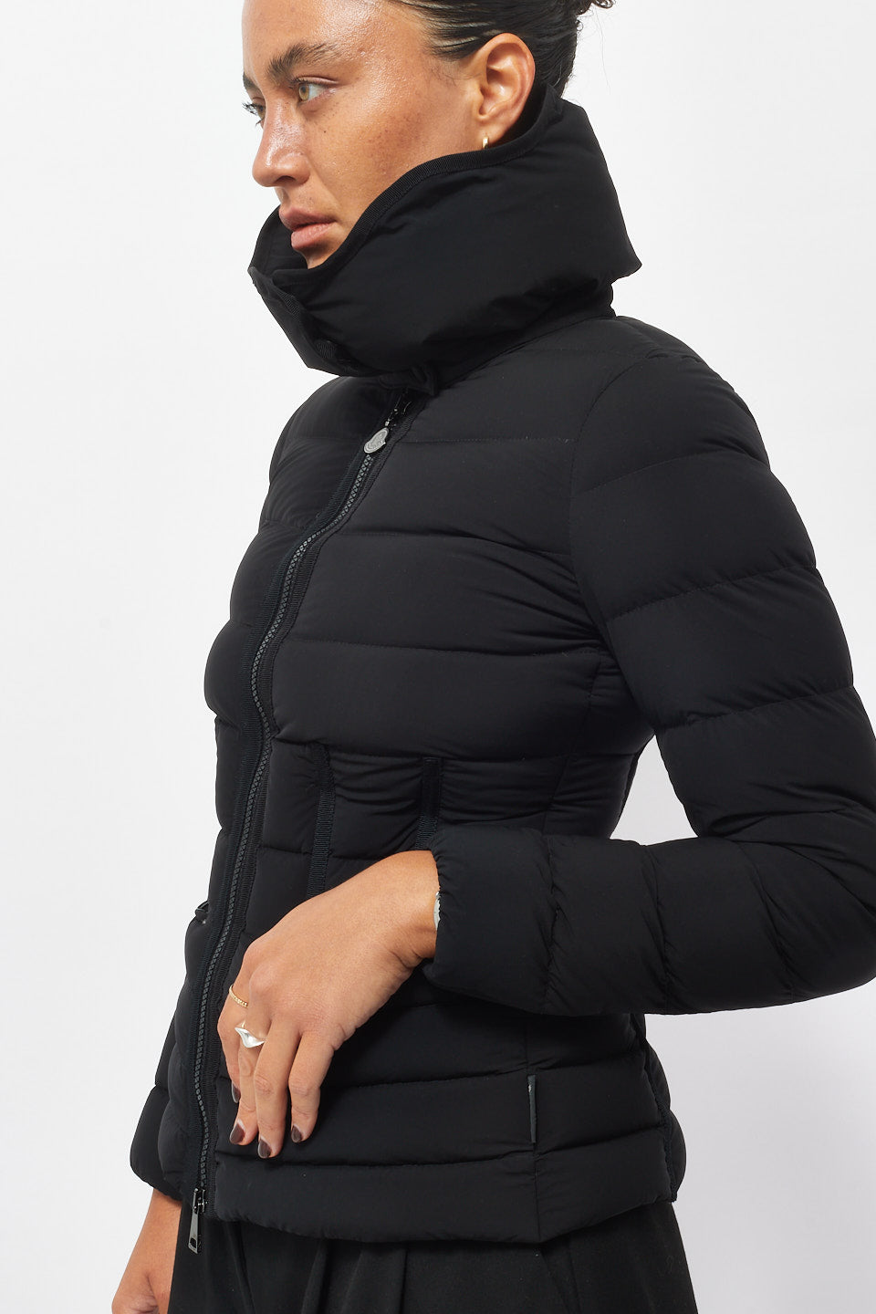 Moncler Black Nylon Fitted Down Jacket - 0