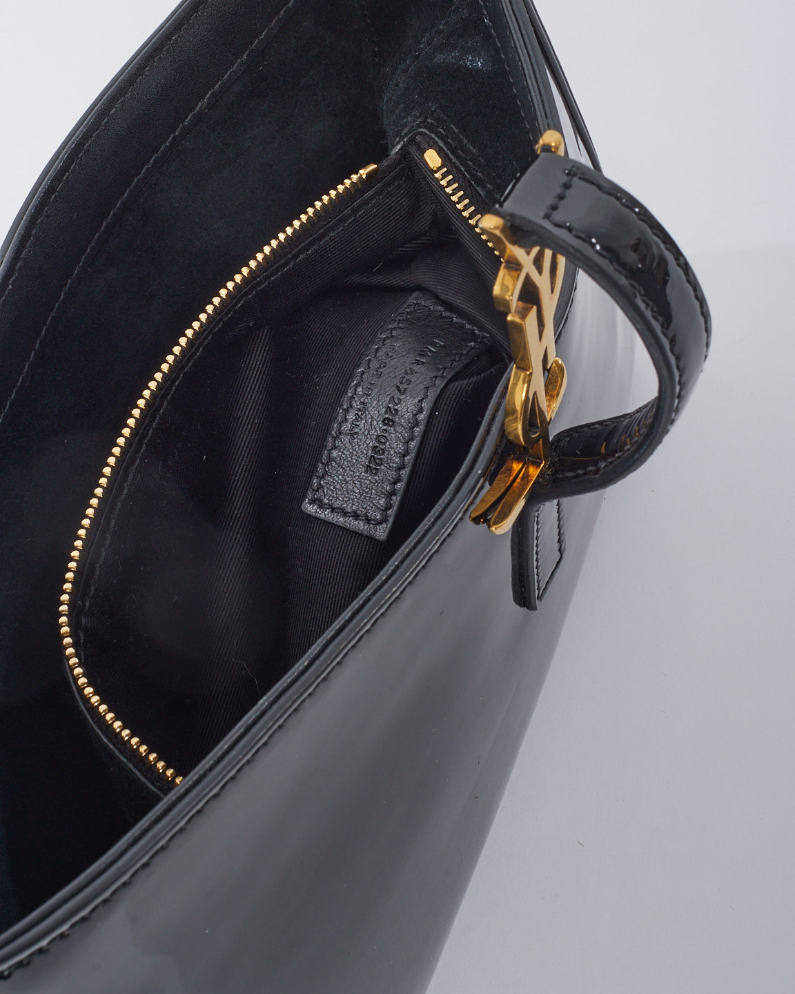 Saint Laurent Black Patent Leather 5 à 7 Shoulder Bag