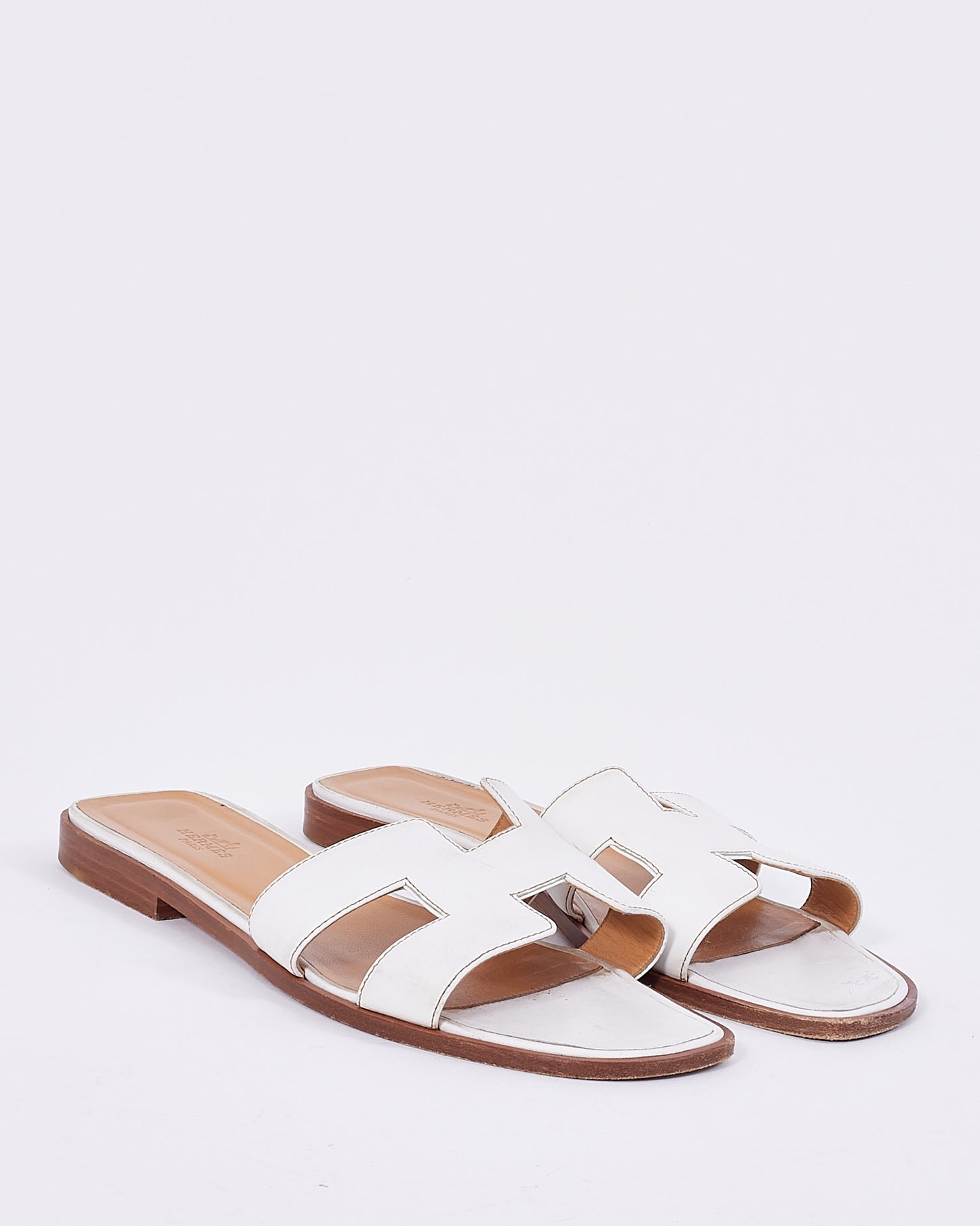 Hermès White Leather Oran Sandals - 39