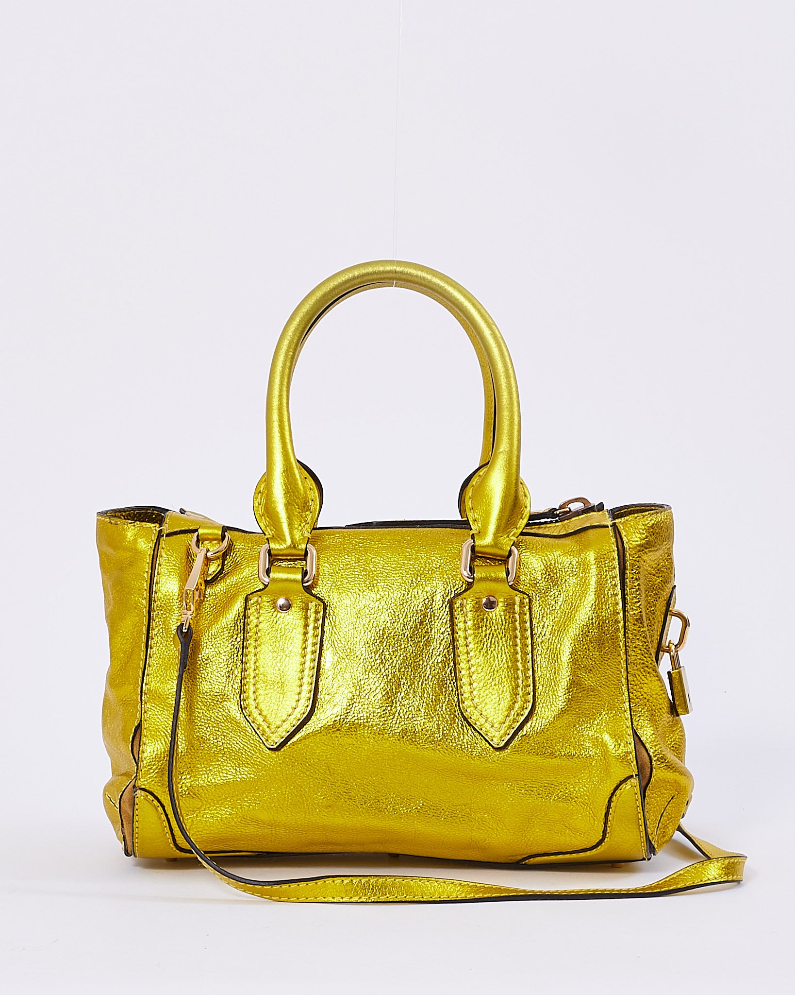 Explore a Burberry Metallic Yellow Grained Leather Prorsum Bag Authenticated Pre Owned Discover More RETYCHE