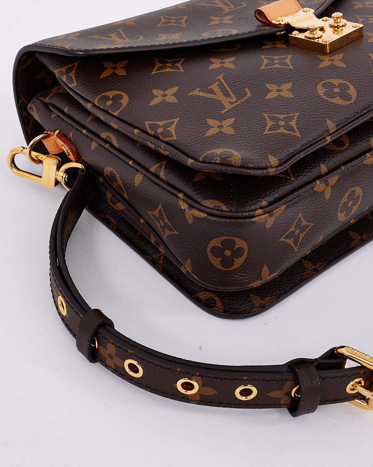 Louis Vuitton Monogram Canvas Pochette Metis Bag