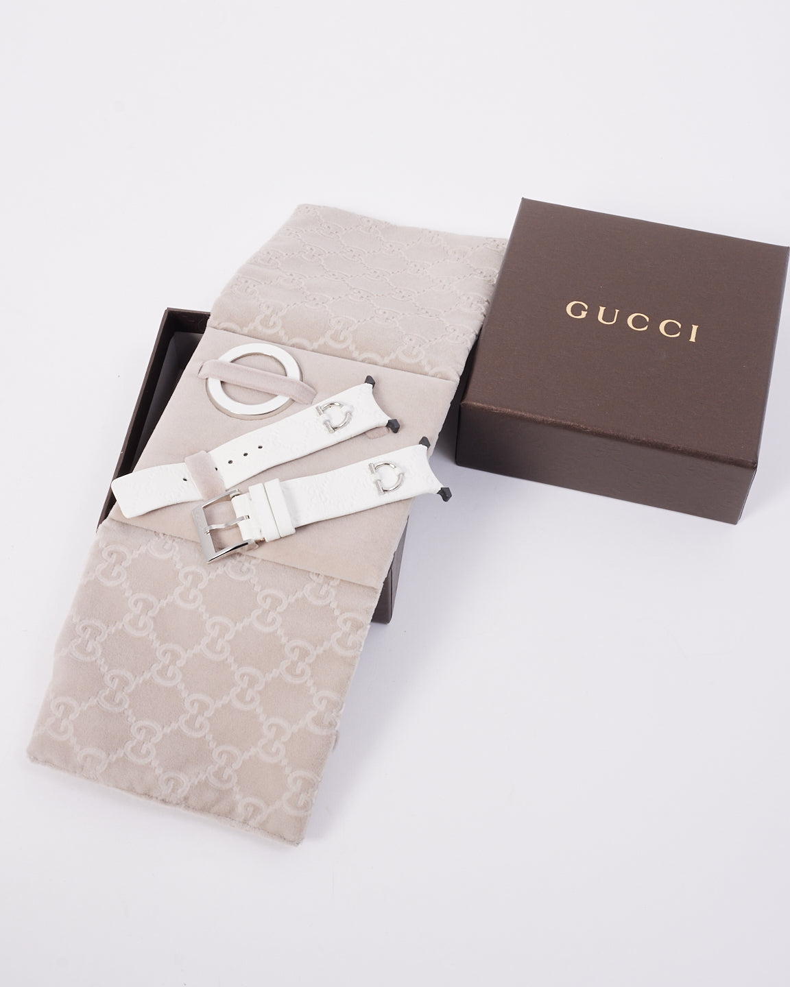 Gucci Silver Watch with White and Red Interchangeable Face 12813904