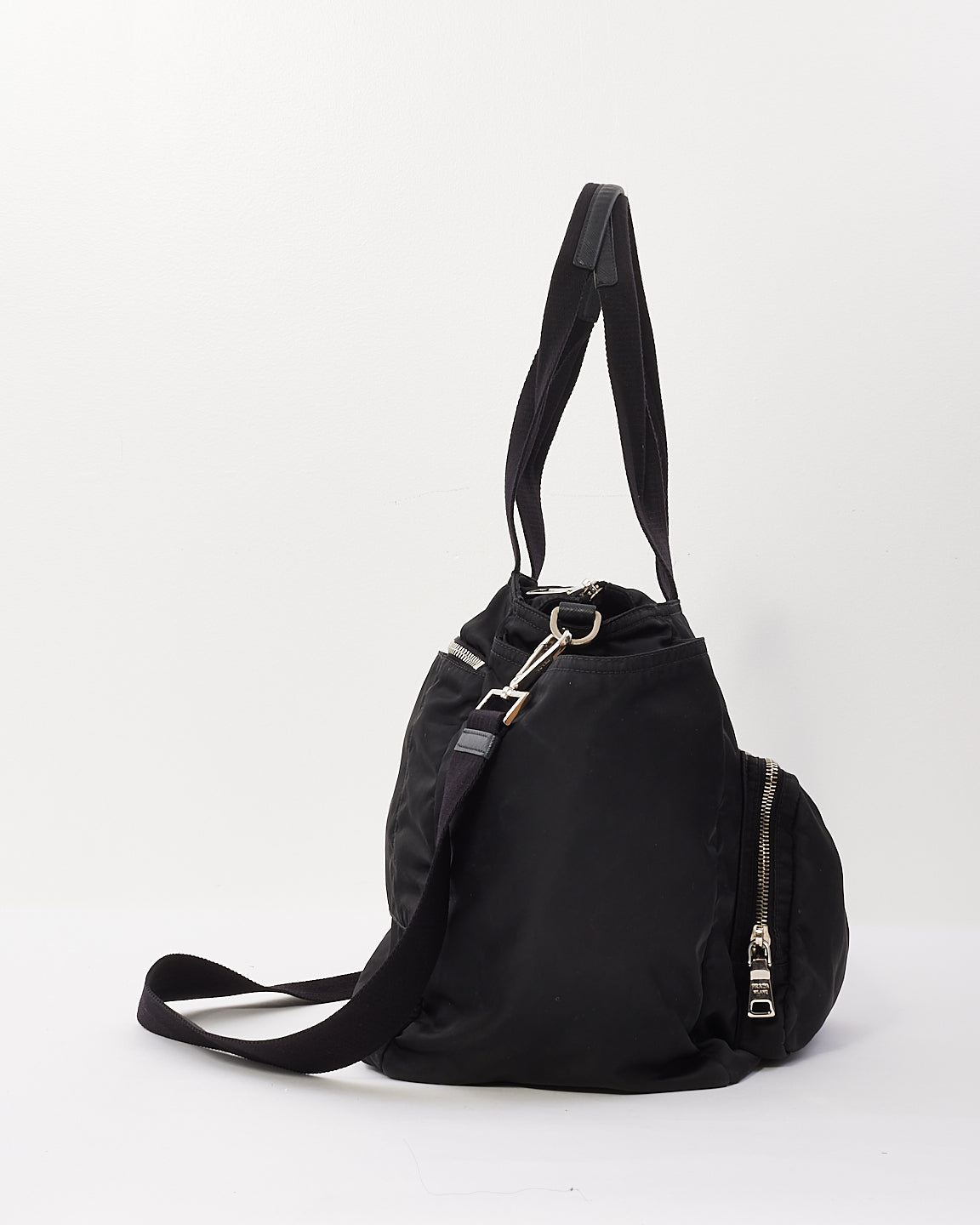 Sac à langer Tessuto bordé de nylon saffiano noir Prada avec sangle