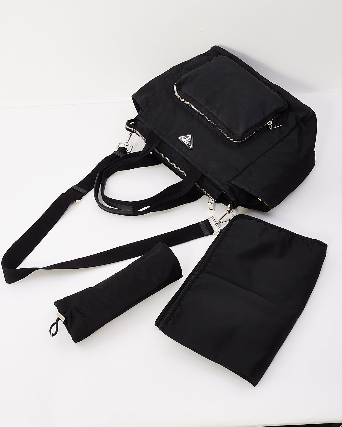 Sac à langer Tessuto bordé de nylon saffiano noir Prada avec sangle