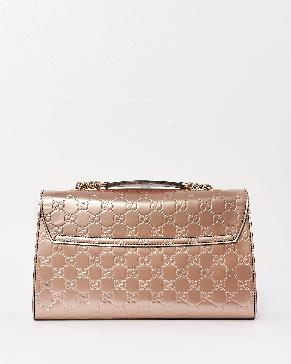 Gucci Sac à bandoulière à rabat en chaîne Emily en cuir verni guccissima rose