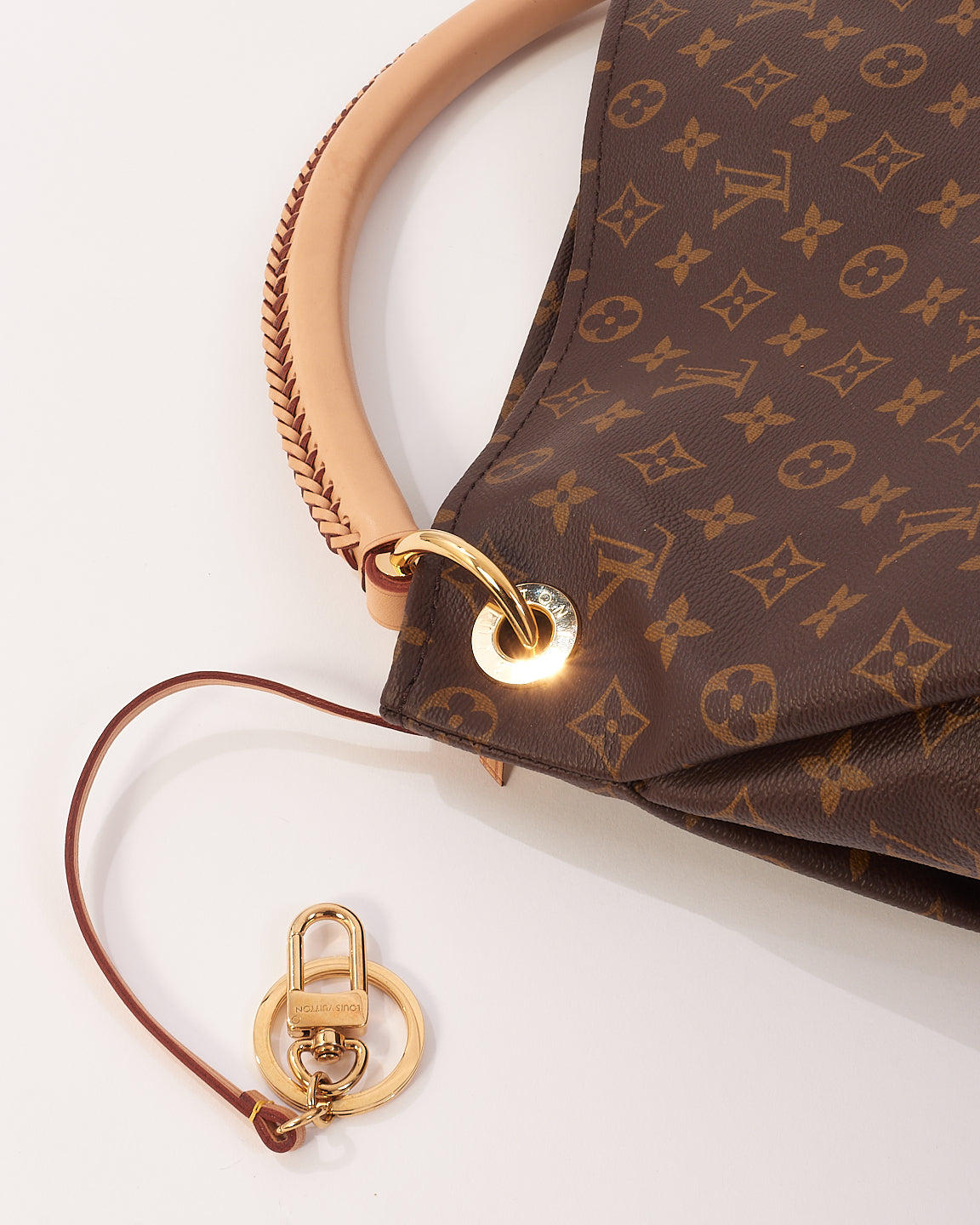 Louis Vuitton Monogram Coated Canvas Artsy MM Shoulder Bag