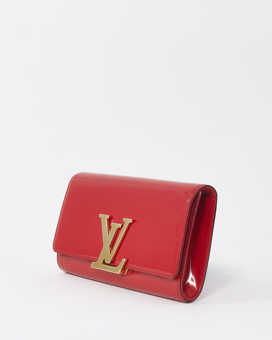 Sobe patent leather clutch bag Louis Vuitton Red in Patent leather -  12566188