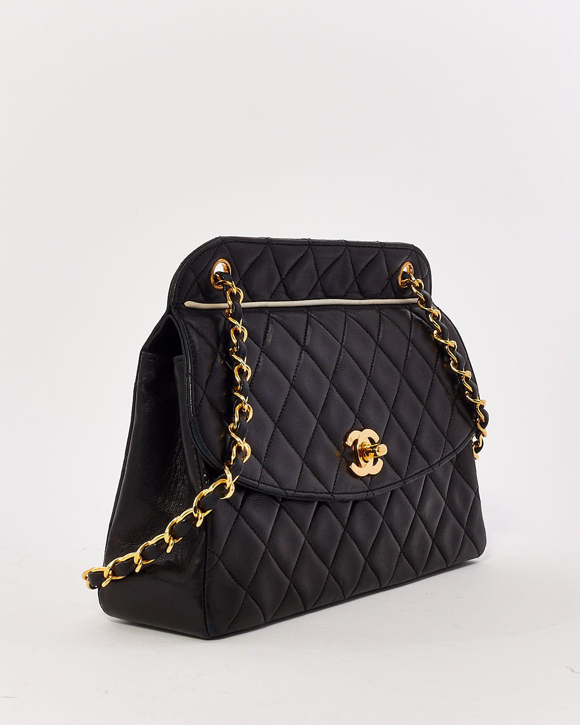 Sac à bandoulière avec chaîne à poche à rabat unique en cuir d'agneau noir vintage Chanel