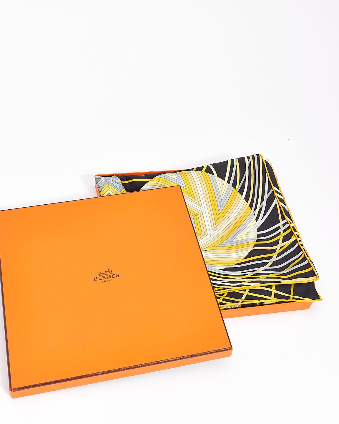 Hermès Foulard En Soie L'art Du Temari Jaune Et Noir