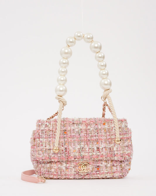 Sac à rabat de la collection Chanel en tweed rose Pearl By the Sea