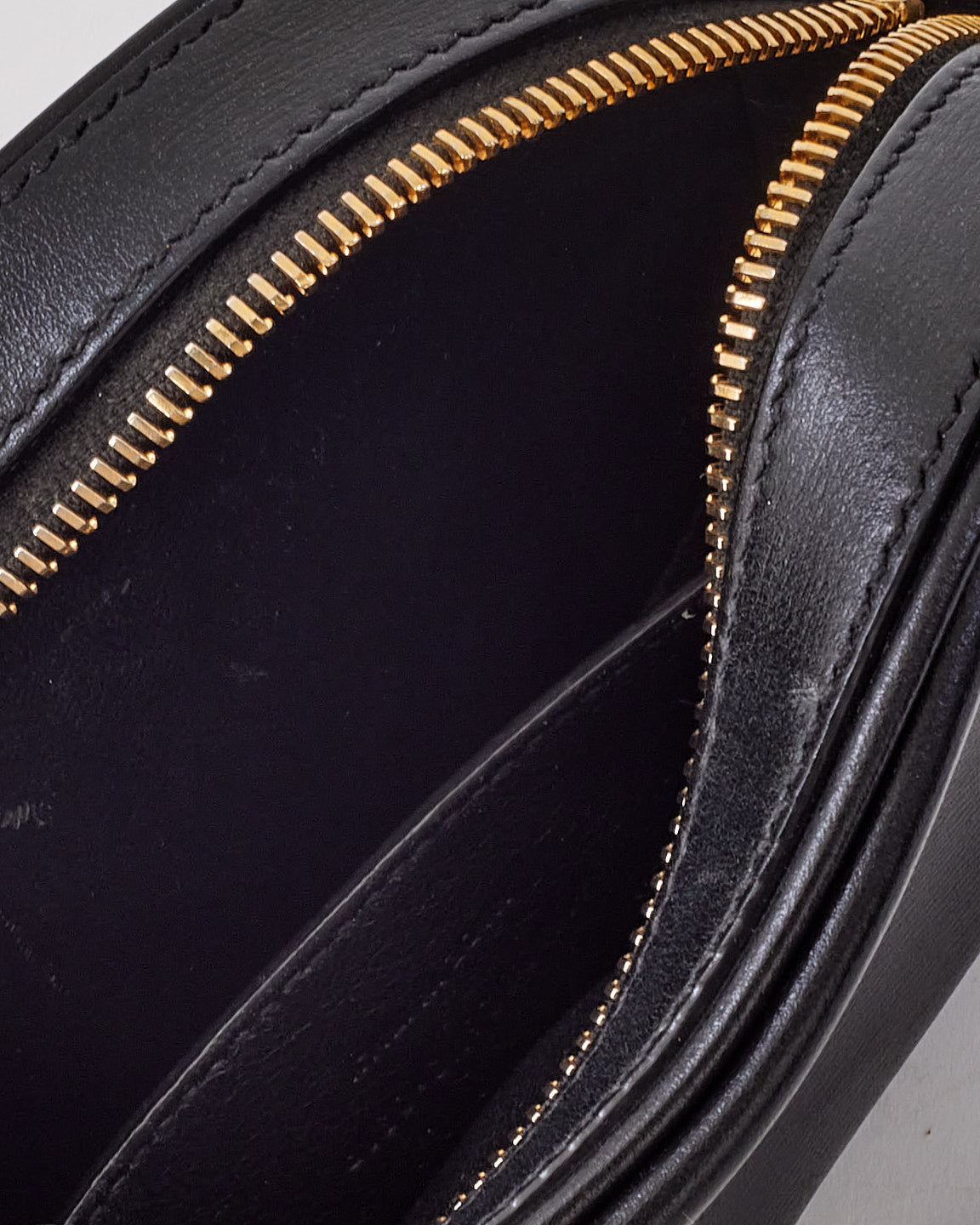 Saint Laurent Black Smooth Leather Le 61 Bag