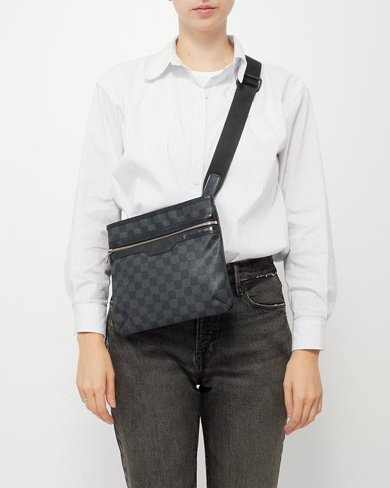 Very good LOUIS VUITTON Thomas Crossbody Bag in Damier Graphite 2012  (26x24cm), with dustbag. IDR @8.900.000 m