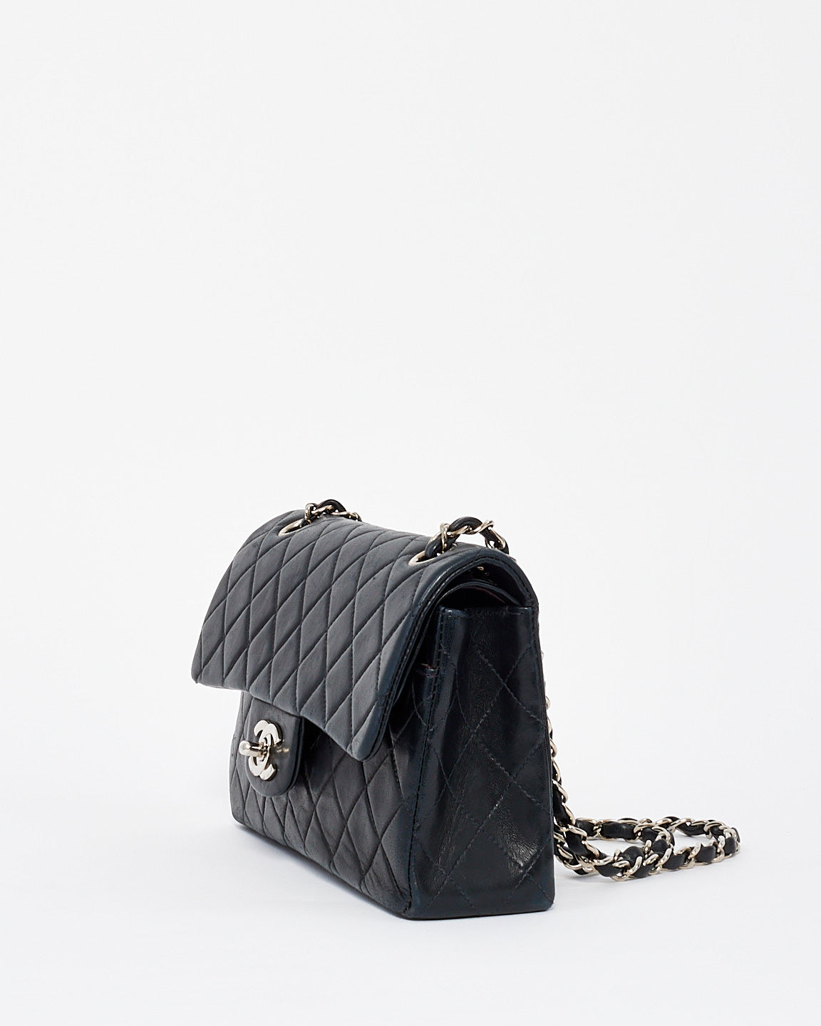 Petit double rabat classique en cuir d'agneau noir Chanel avec SHW