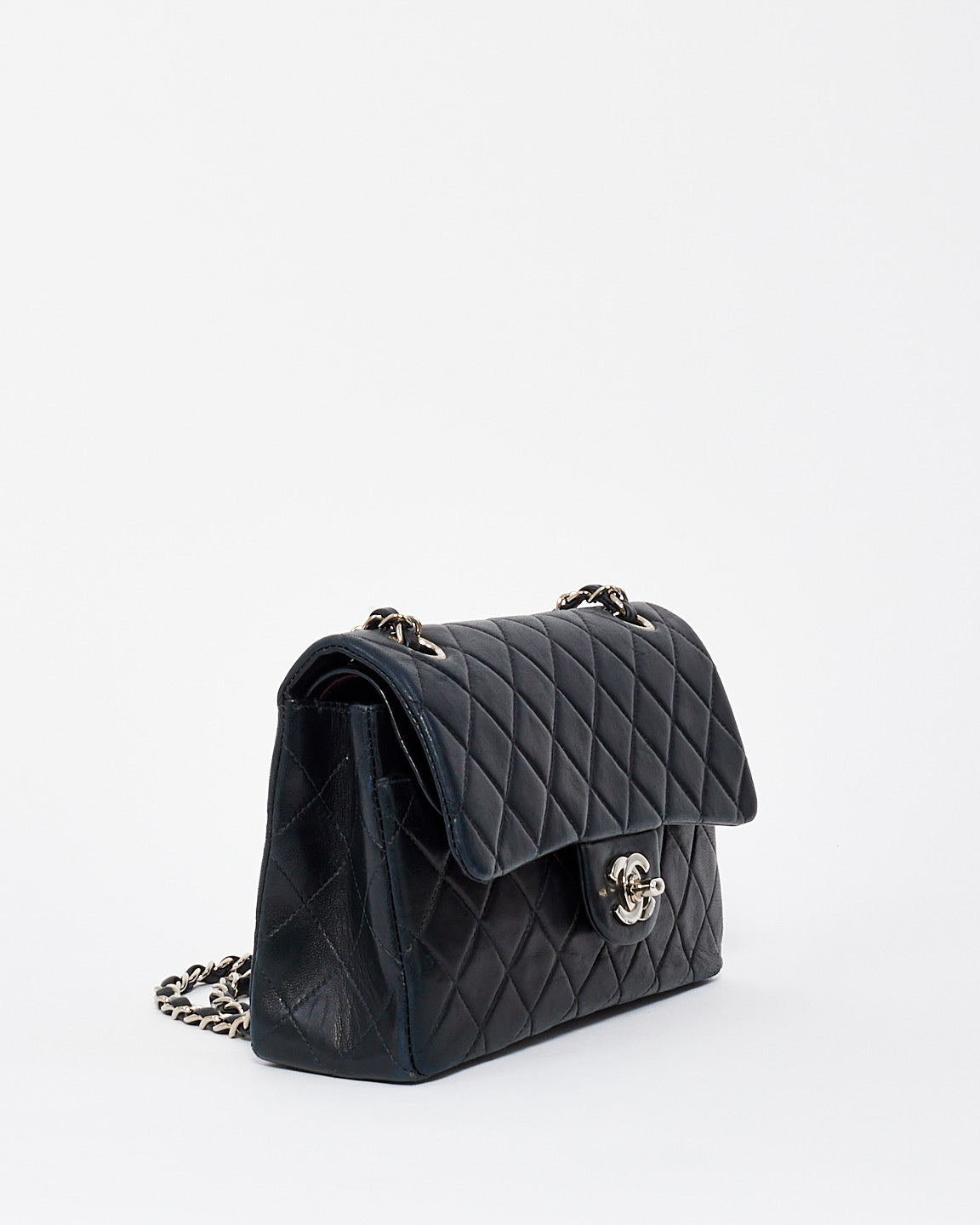 Petit double rabat classique en cuir d'agneau noir Chanel avec SHW