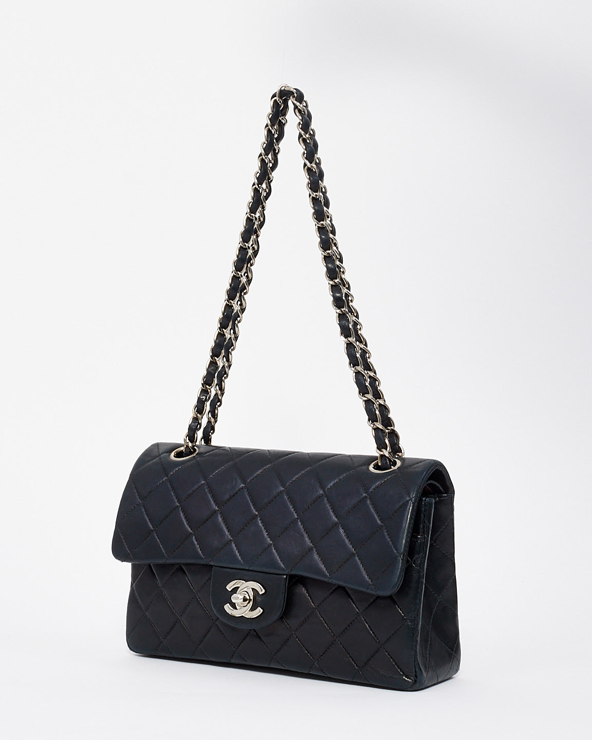 Petit double rabat classique en cuir d'agneau noir Chanel avec SHW