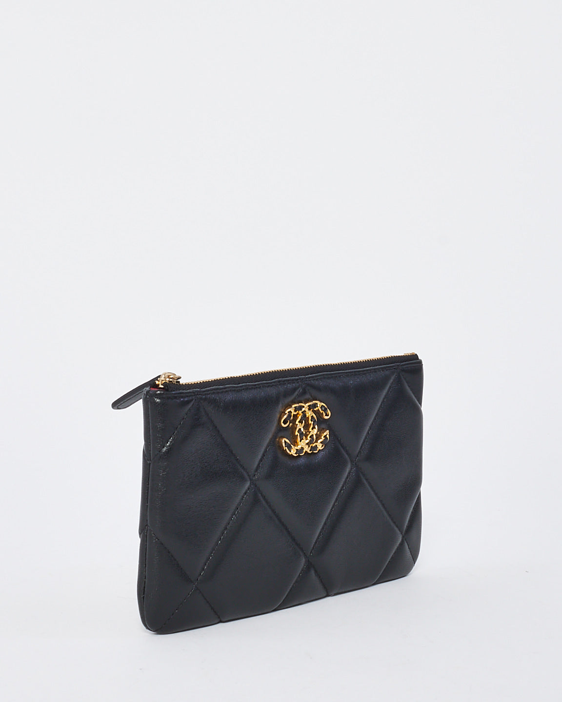 Pochette 19 en cuir matelassé noir Chanel