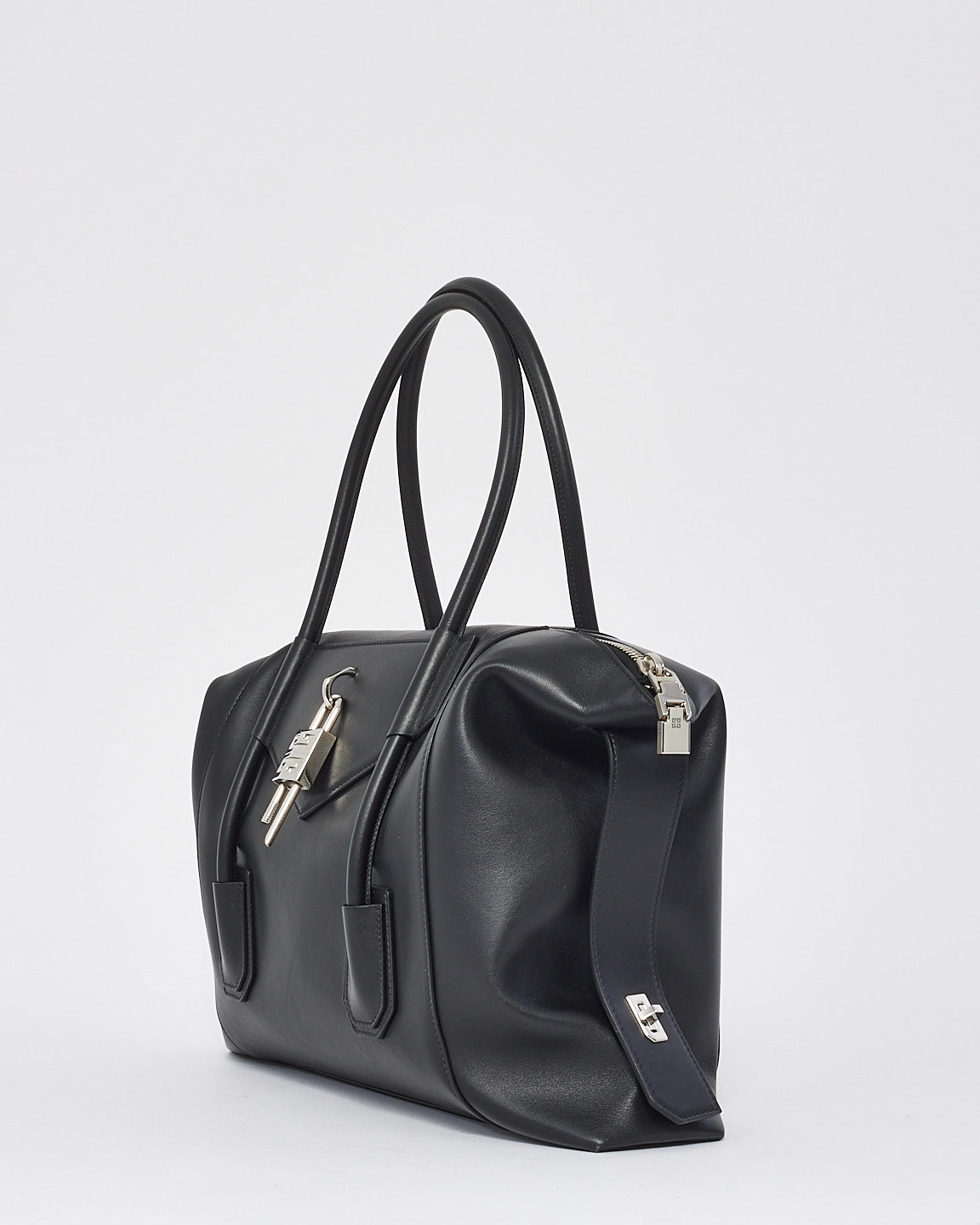 Givenchy Black Smooth Leather  Medium Antigona Lock Soft Bag