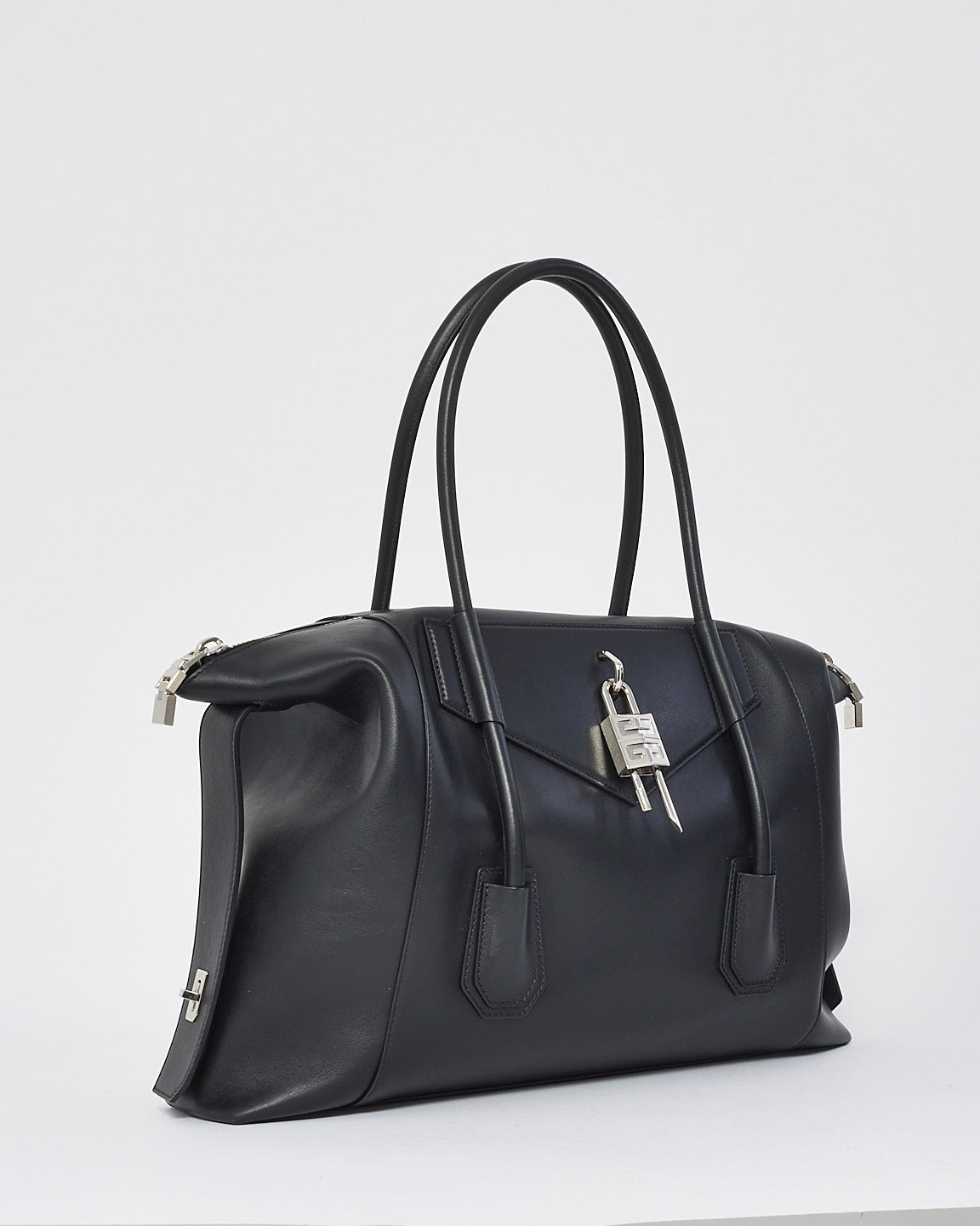 Givenchy Black Smooth Leather  Medium Antigona Lock Soft Bag