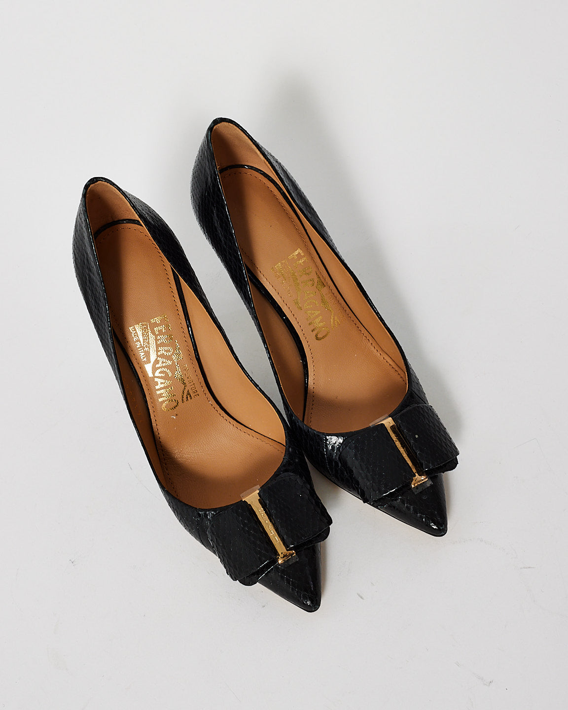 Salvatore Ferragamo Black Snakeskin Bow Leather Pumps - 6.5