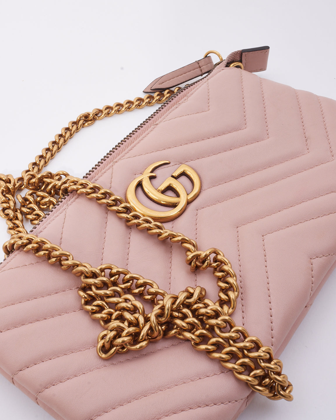 Pochette bandoulière Marmont en cuir matlassé rose Gucci