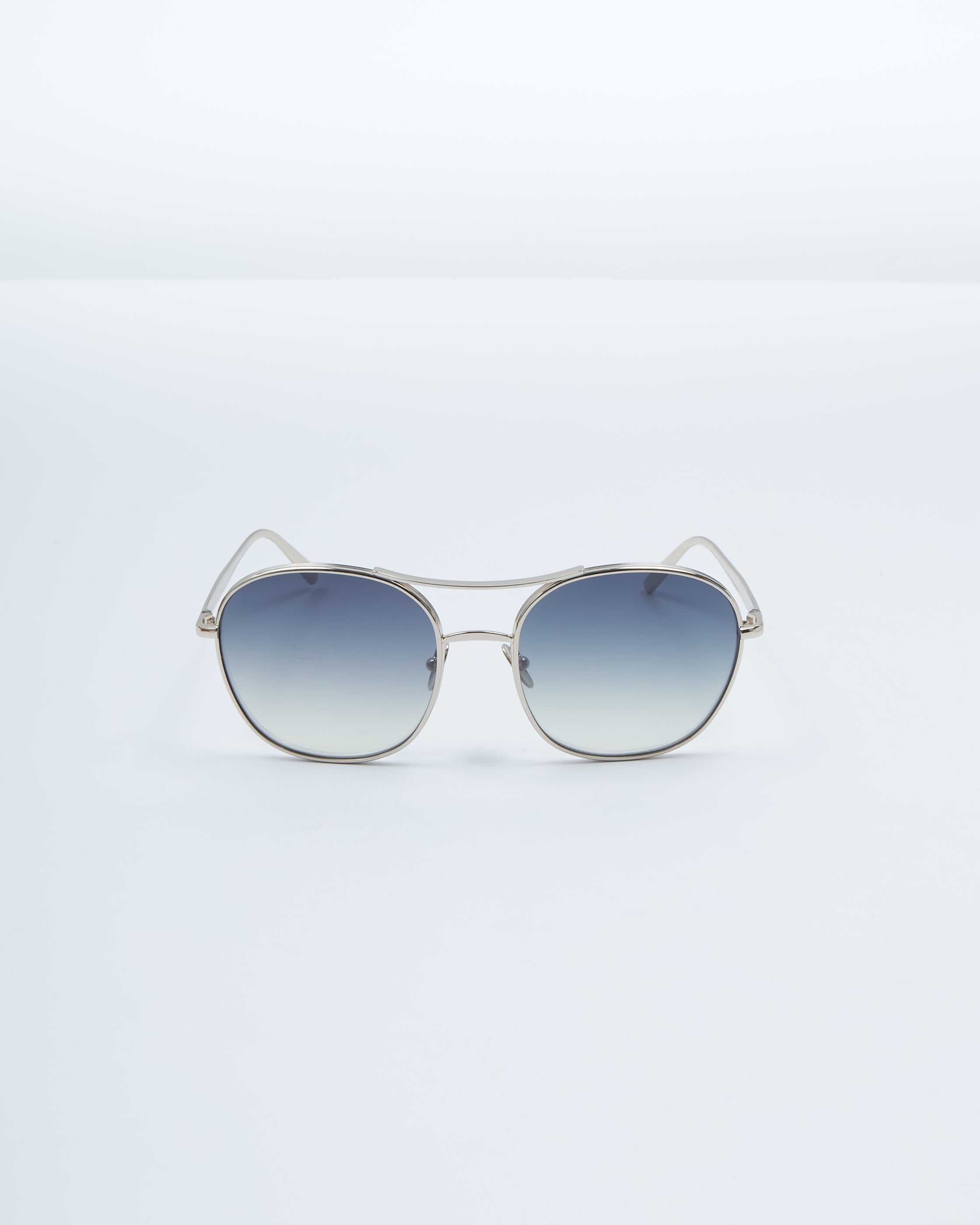 Explore a Chloe Blue Tint Rounded Lense Silver Frame CE137S Sunglasses Authenticated Pre Owned Discover More RETYCHE