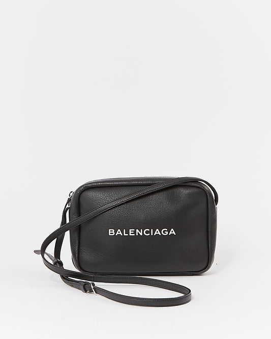 Balenciaga Sac photo Everyday Logo S en cuir noir