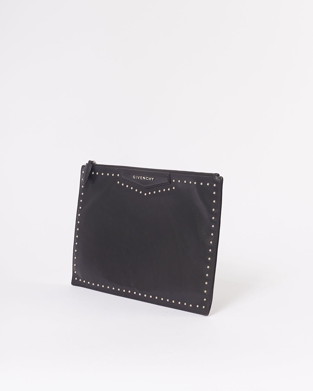 Pochette cloutée en cuir noir Givenchy