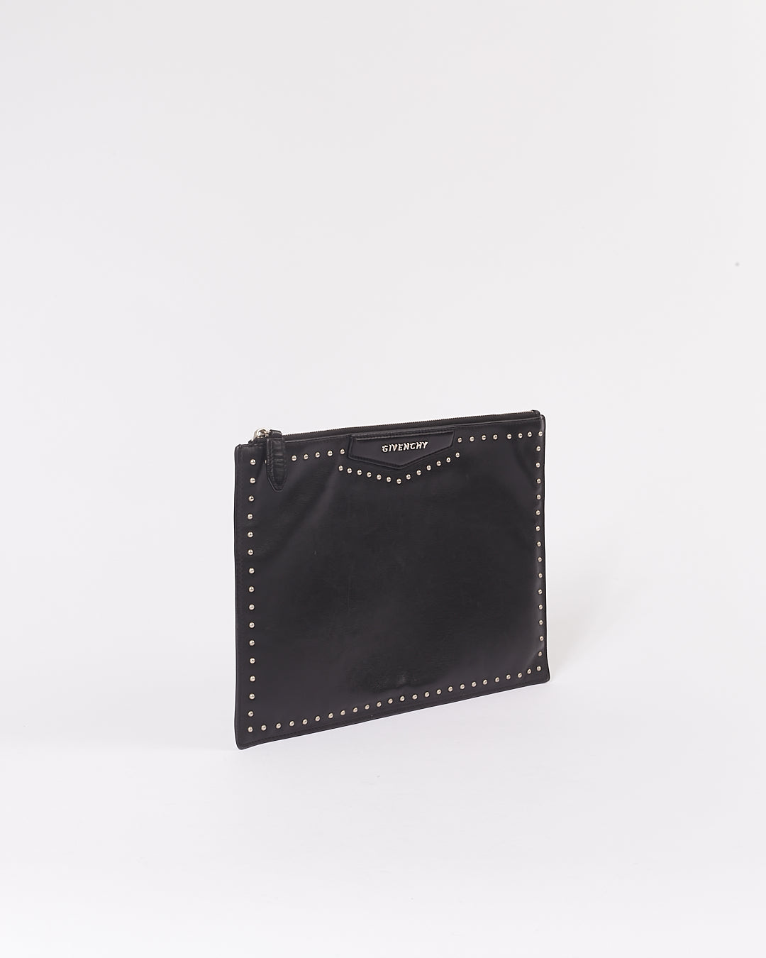 Pochette cloutée en cuir noir Givenchy