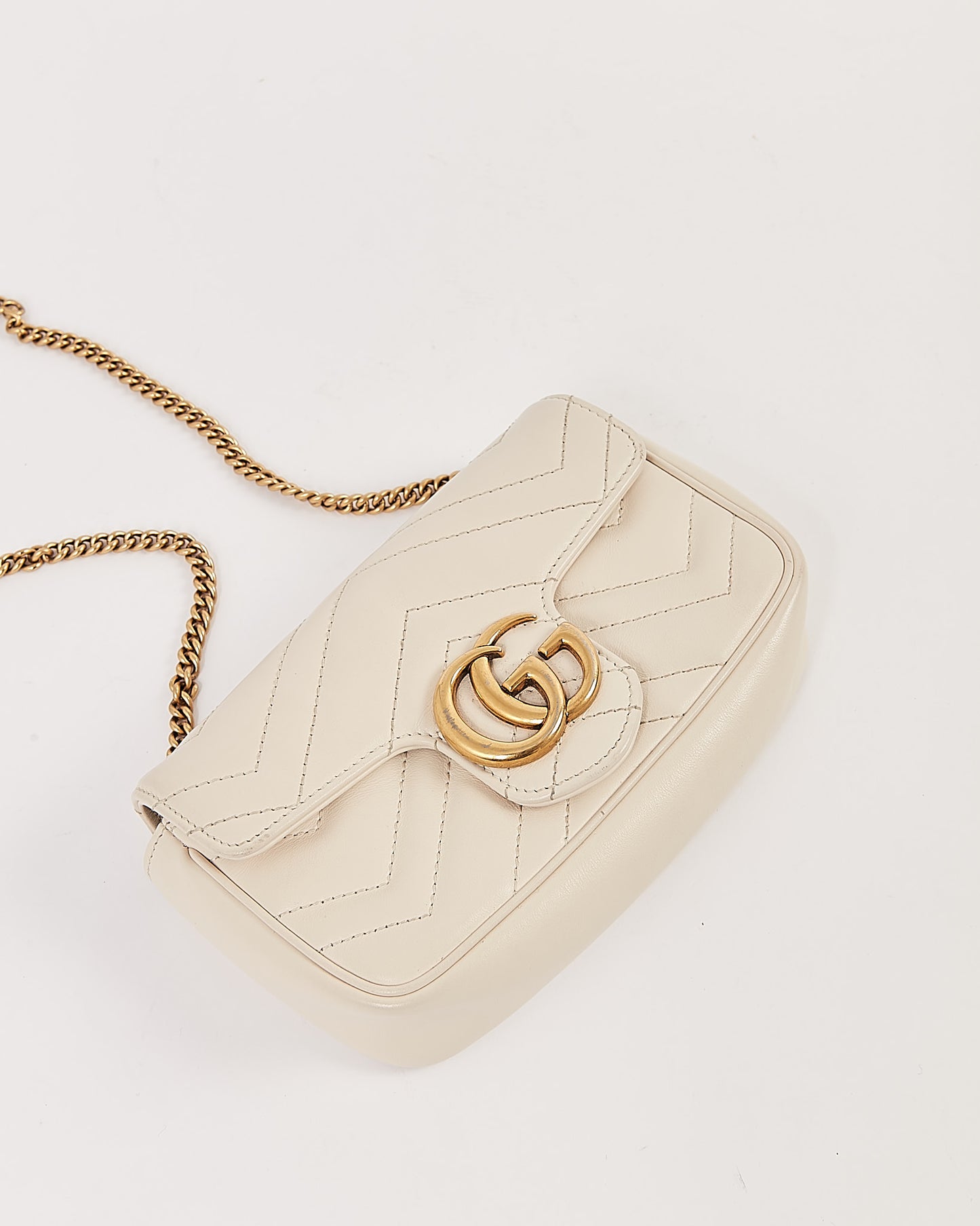 Gucci Off White Chevron Matelasse GG Marmont Super Mini Sac à chaîne 