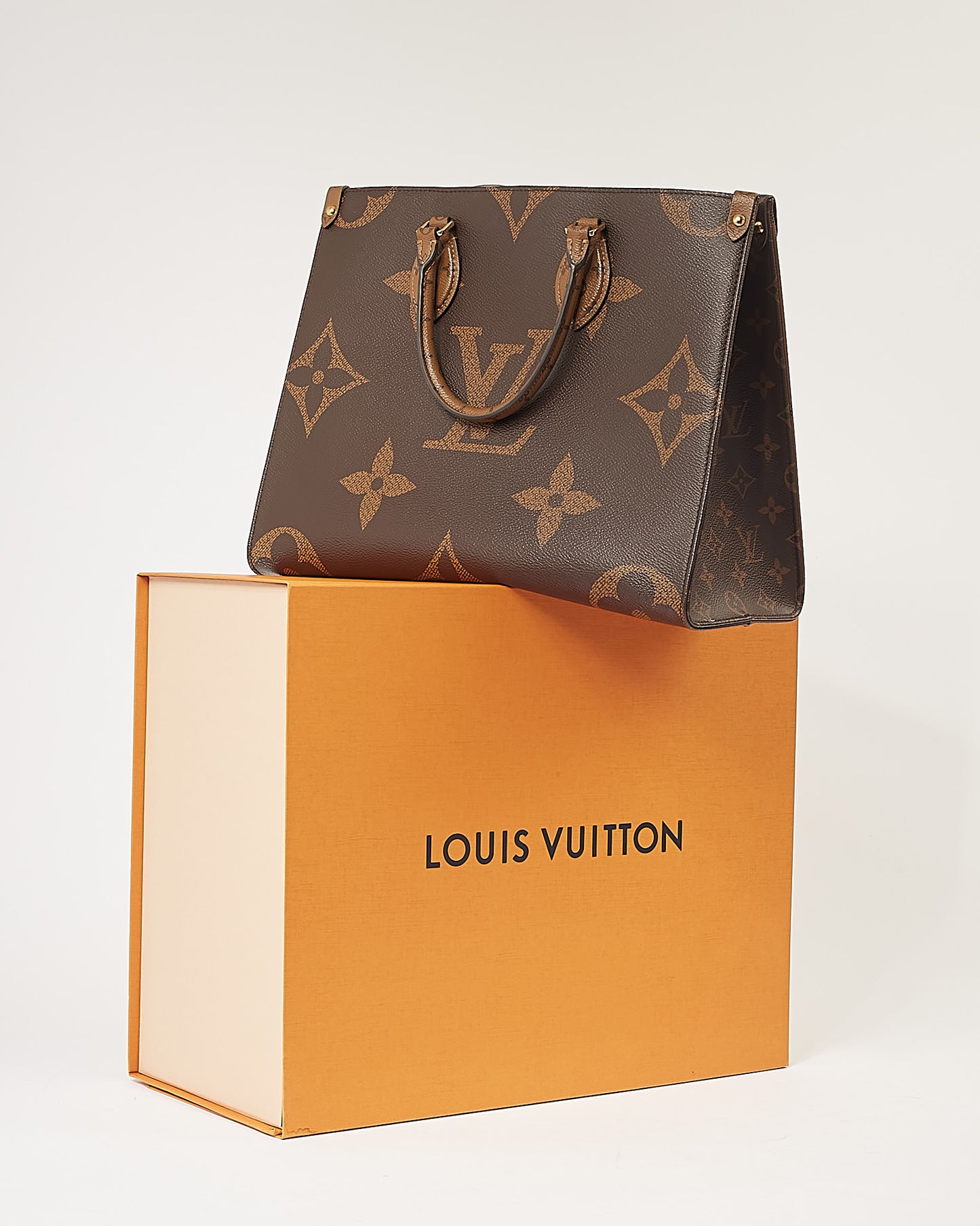 Louis Vuitton Reverse Monogram Giant Onthego MM