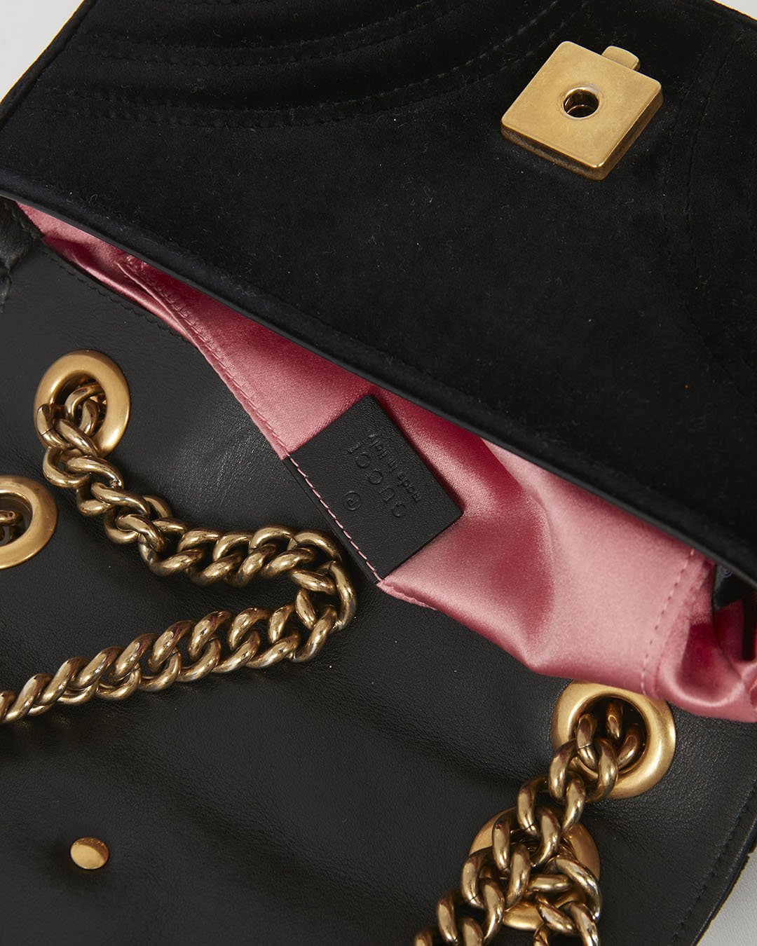 Sac à bandoulière Gucci Mini Marmont 2.0 en velours noir