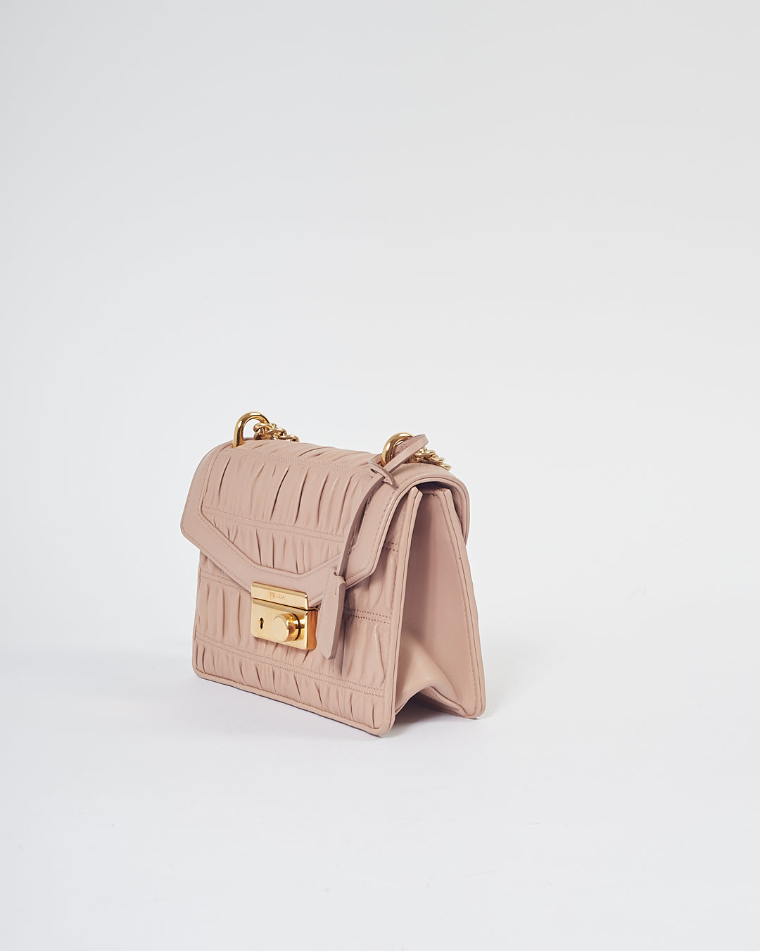 Sac à bandoulière avec chaîne et cadenas en cuir Gauffre rose Prada